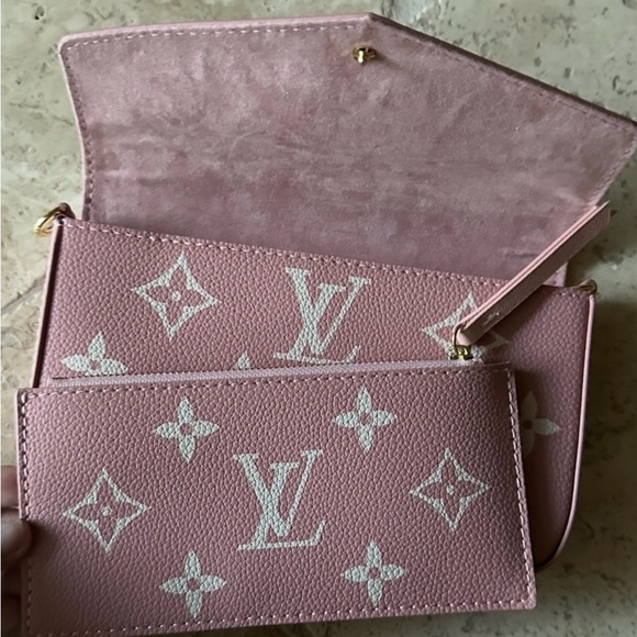 Louis Vuitton Baby Pink Crossbody Bag/Clutch with Removable Gold Chain & Wallet - Picture 4 of 4